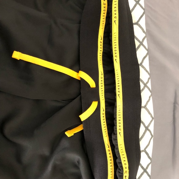SOLD! SOLD! Nike LiveStrong Sweatsuit set - Picture 8 of 8